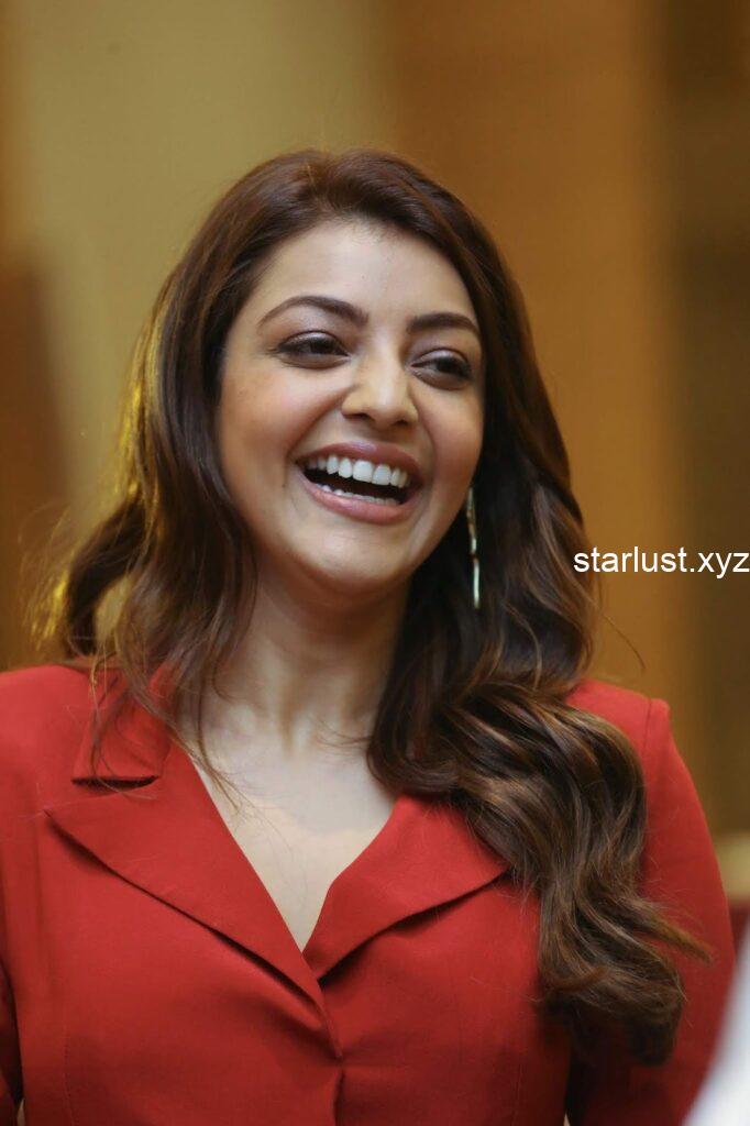 kajal agarwal in red suite 5