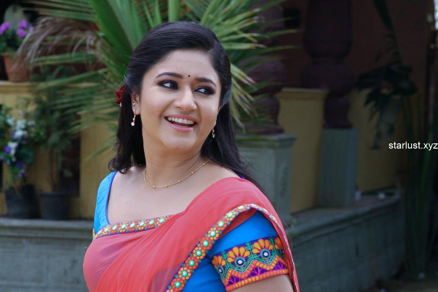 poonam bhajwa face 8