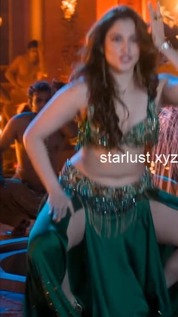 tamannah bhatia hot thick thighs spreading legs and navel 31