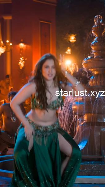 tamannah bhatia hot thick thighs spreading legs and navel 43