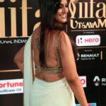 varalakshmi sarathkumar cleavage 3