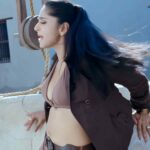 Anushka shetty hot cleavage navel and thighs in top bra suite open and mini skirt and sexy expressions HD pics starlust 32 scaled