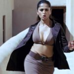 Anushka shetty hot cleavage navel and thighs in top bra suite open and mini skirt and sexy expressions HD pics starlust 4 scaled