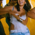 anushka shetty hot cleavage navel percing and back in ragada movie HD pics starlust (172)