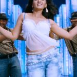 anushka shetty hot cleavage navel percing and back in ragada movie HD pics starlust (179)