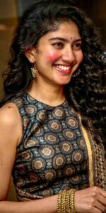 sai pallavi HD wallpapers face closeup looking sexy with red lips and pimples 67