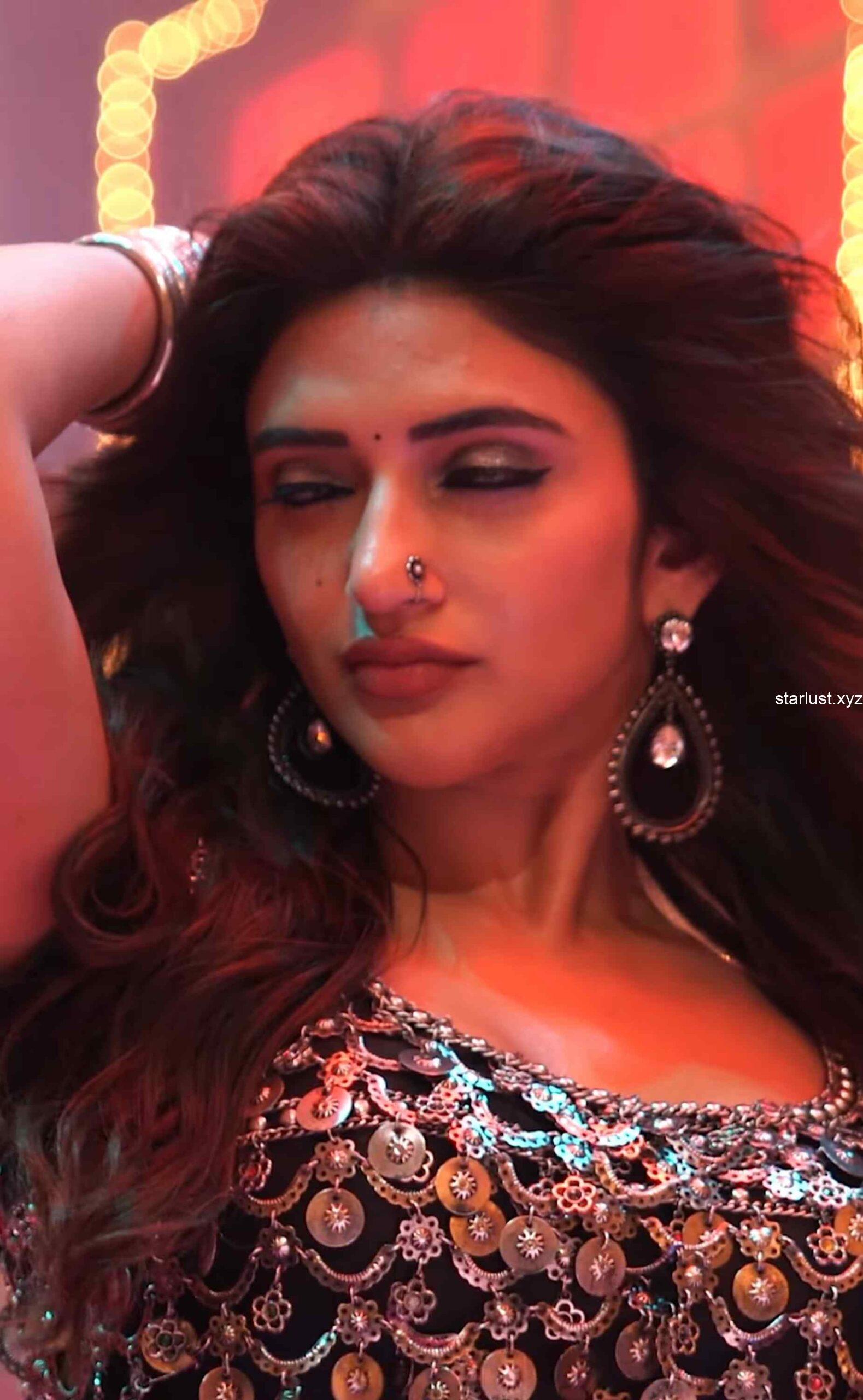 sreeleela hot navel thighs cleavage and face seduce HD pics from pushpa 2 starlust 150 scaled