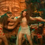 tamanna hot thick thighs in silver skirt navel and cleavage and armpits show HD aranmanai 4 starlust 20 scaled