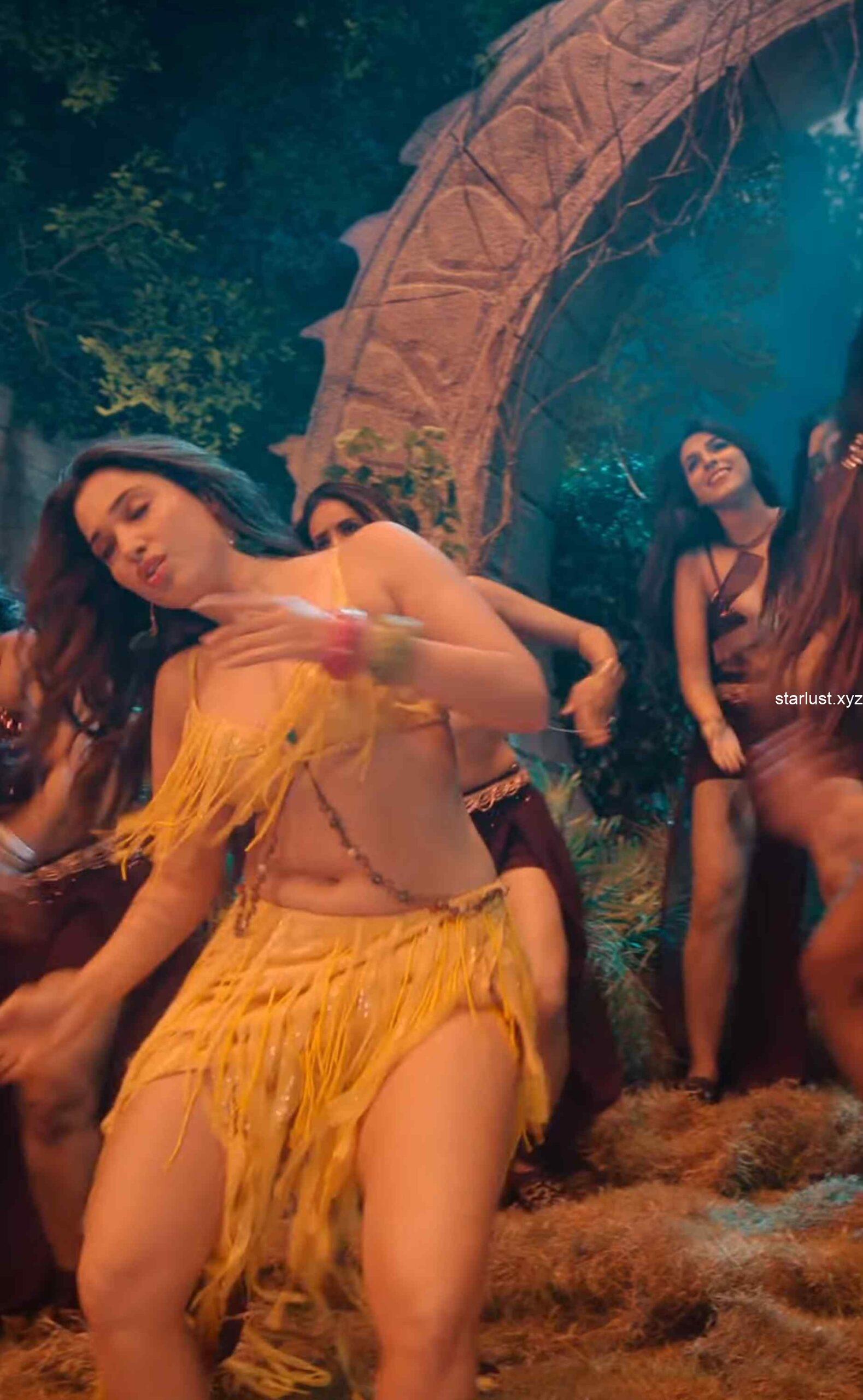 tamanna thighs navel and boops