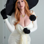 Brunette mom Cassie Del Isla and redheaded MILF Lauren Phillips share 2 di (16)