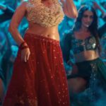 Ketika sharma hot oily navel hole and cleavage show from robinhood movie starlust (127)
