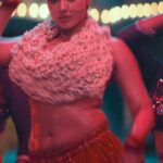 Ketika sharma hot oily navel hole and cleavage show from robinhood movie starlust (13)