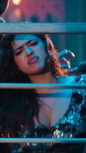 Ketika sharma hot oily navel hole and cleavage show from robinhood movie starlust (169)