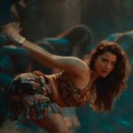 Ketika sharma hot oily navel hole and cleavage show from robinhood movie starlust (185)