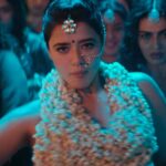 Ketika sharma hot oily navel hole and cleavage show from robinhood movie starlust (21)