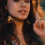 Ketika sharma hot oily navel hole and cleavage show from robinhood movie starlust (218)