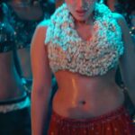 Ketika sharma hot oily navel hole and cleavage show from robinhood movie starlust (37)