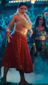 Ketika sharma hot oily navel hole and cleavage show from robinhood movie starlust (94)