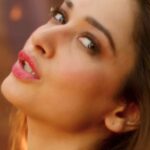 Tamannaah bhatia hot thighs shake and armpits in black slit dress from jailer movies (172)