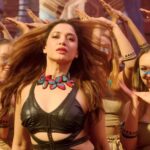 Tamannaah bhatia hot thighs shake and armpits in black slit dress from jailer movies (8)