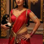 anushka shetty hot thick thighs navel and cleavage show ai images HD (25)