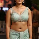 anushka shetty hot thick thighs navel and cleavage show ai images HD (39)