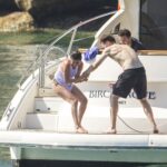 selena gomez booty ass in boat with boyfriend (17)