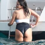 selena gomez wet panty showing big booty ass (1)