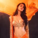 disha patano hot cleavage and navel show in orange dress HD starlust (30)