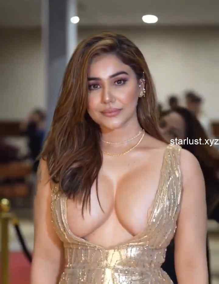 kangana sharma big round boops without bra at birthday party HD images-starlust (12)