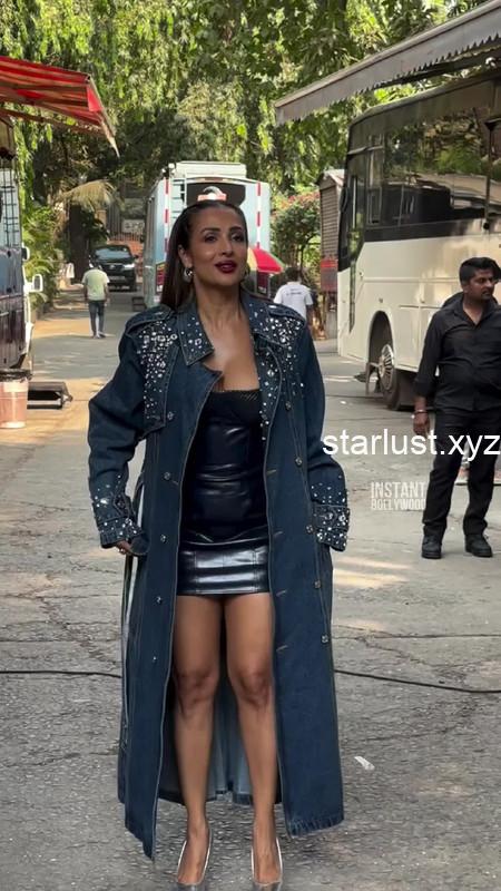 sexy_mom_malaika_arora_hot_thighs_and_cleavage_in_latex_skirt_HD (8)