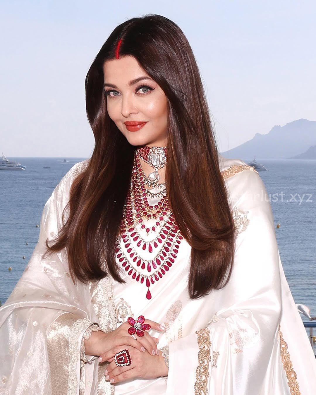 Aishwarya rai glam pics from cannes 2025 with sindhoor (10)