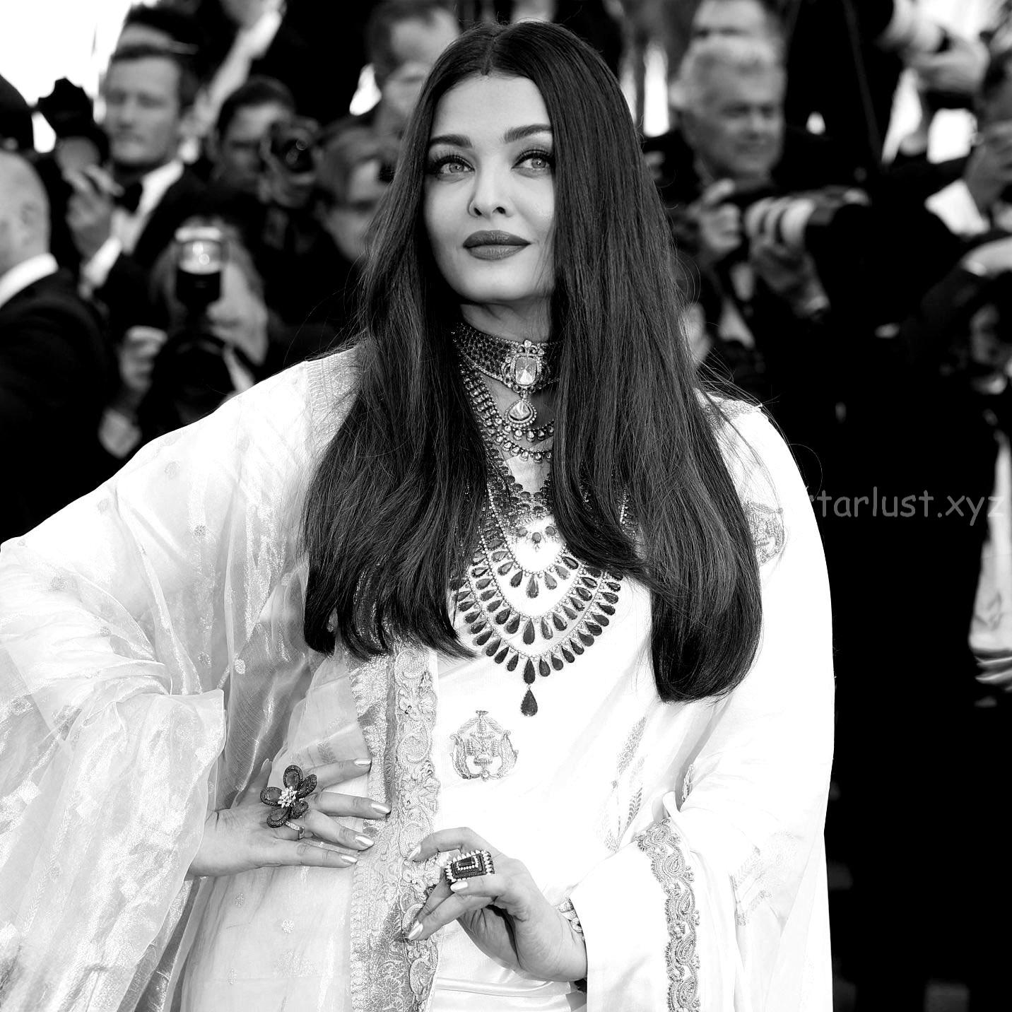 Aishwarya rai glam pics from cannes 2025 with sindhoor (20)
