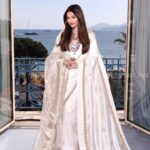 Aishwarya rai glam pics from cannes 2025 with sindhoor (24)