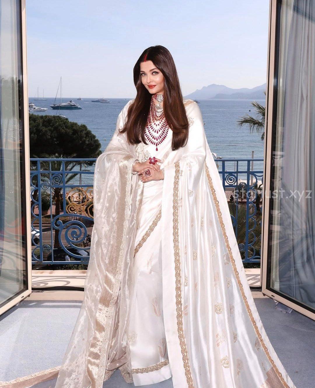 Aishwarya rai glam pics from cannes 2025 with sindhoor (24)