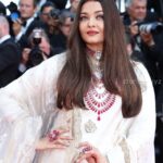 Aishwarya rai glam pics from cannes 2025 with sindhoor (32)