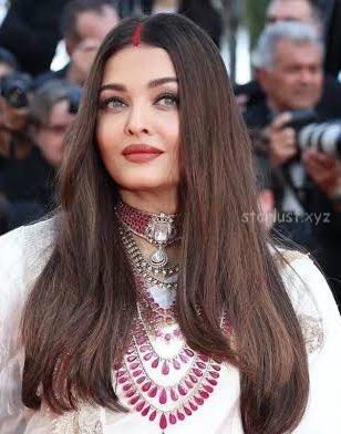 Aishwarya rai glam pics from cannes 2025 with sindhoor (42)