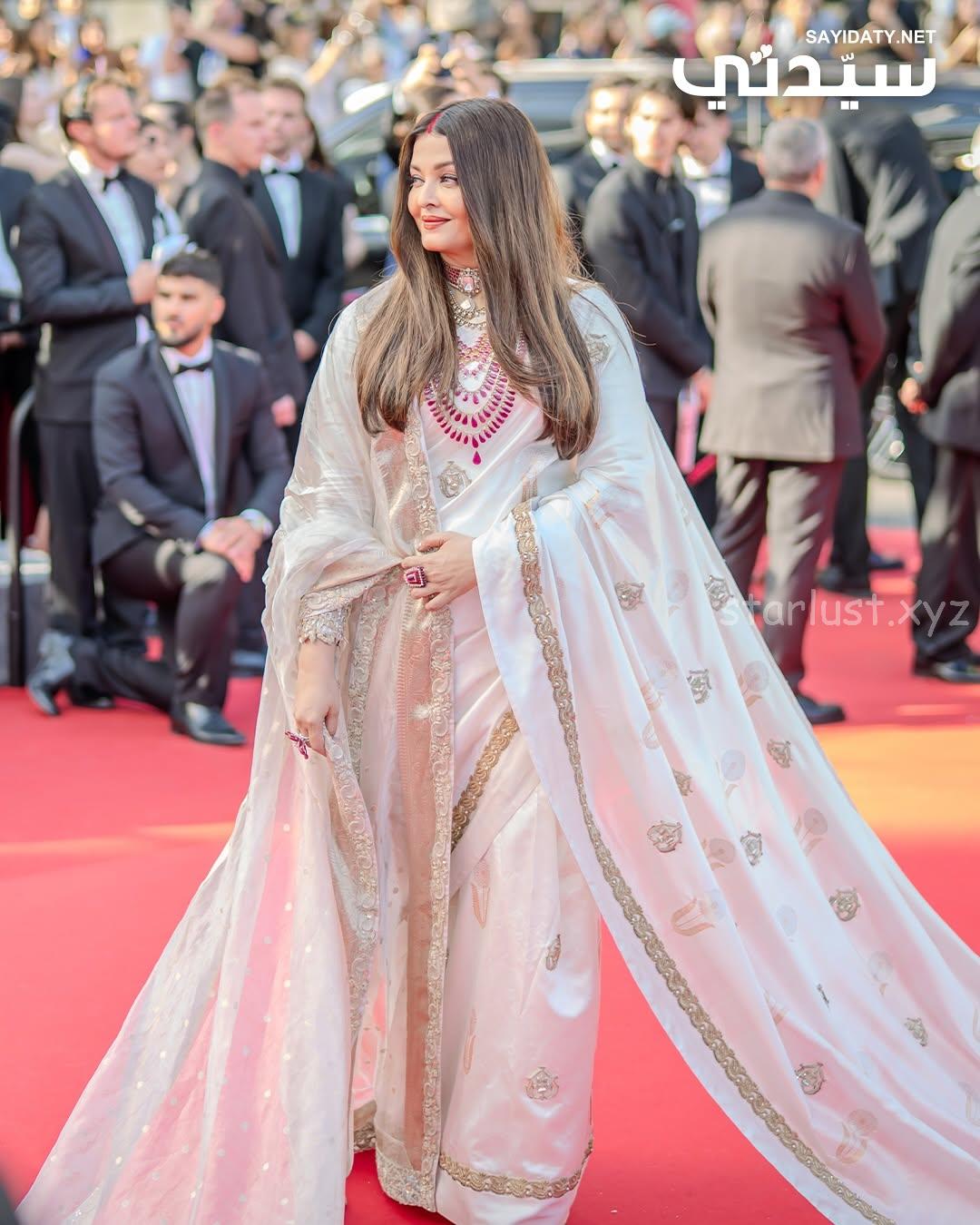 Aishwarya rai glam pics from cannes 2025 with sindhoor (49)