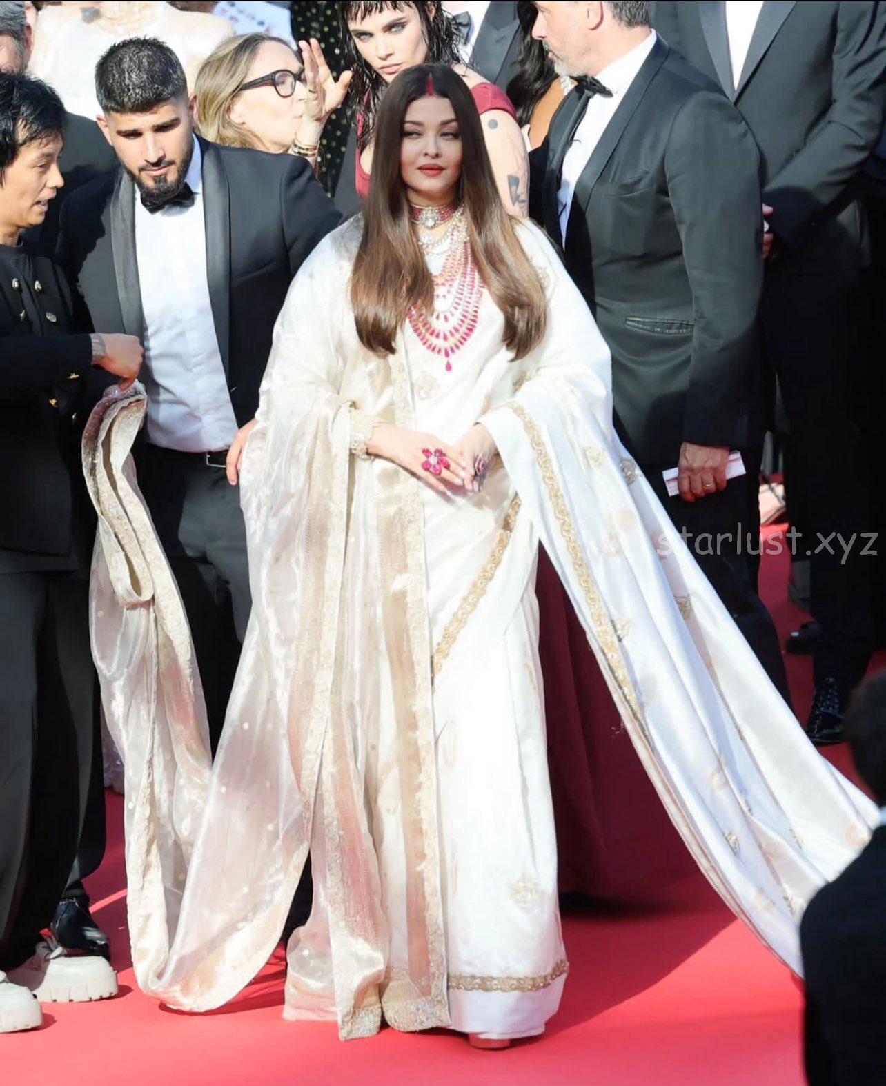 Aishwarya rai glam pics from cannes 2025 with sindhoor (57)