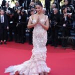 Alia bhat glam avatar from cannes 2025 HD (15)