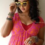 Anuska shetty stylish look with glasses and thighs,cleavage and navel show HD AI (1)