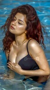 Avneet kaur hot exposing cleavage and thighs HD 128