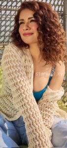 Avneet kaur hot exposing cleavage and thighs HD 15