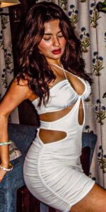 Avneet kaur hot exposing cleavage and thighs HD 164