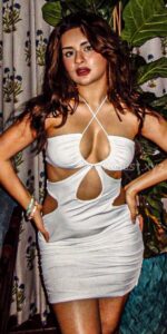 Avneet kaur hot exposing cleavage and thighs HD 166