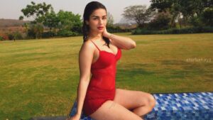 Avneet kaur hot exposing cleavage and thighs HD 17