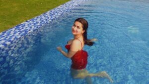 Avneet kaur hot exposing cleavage and thighs HD 18