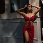 Avneet kaur hot exposing cleavage and thighs HD (234)