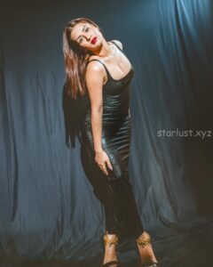 Avneet kaur hot exposing cleavage and thighs HD 24