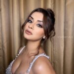 Avneet kaur hot exposing cleavage and thighs HD (26)